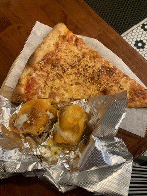 lousy ass garlic knots and dry ass pizza  yuk waste of my $3 dollars