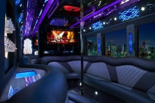 A Savannah Nite Cincinnati Limousine & Event Bus Services