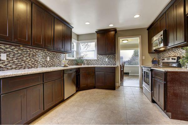 Espresso Shaker Cabinets with Granite Counter-Top