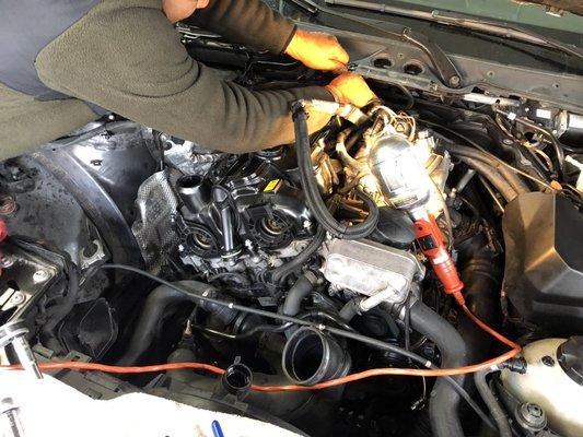 Replace valve caver and oil filter housing on 2015 b m w 328 i at Brooklyn auto service location 28 Caton Av