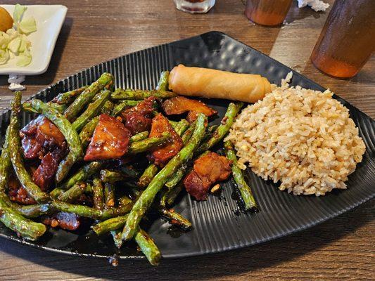 BBQ pork and garlic green beans