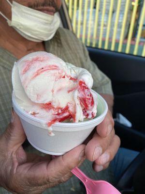 Strawberry cheesecake ice cream