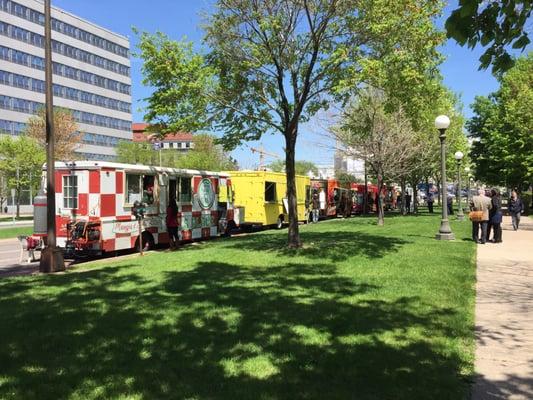 Food trucks by the Capital in St. Paul