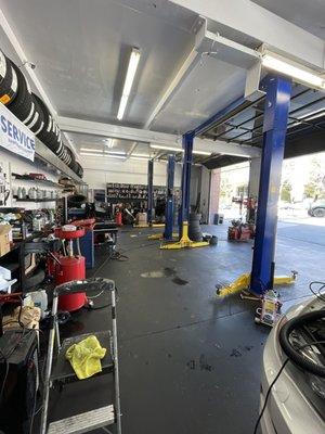 Inside The Service Station. Tire Machines Available. Equipped With All Repairs Needed, All Makes And Models.