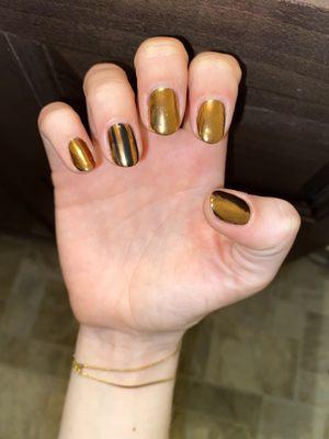 gold chrome nails with line accent