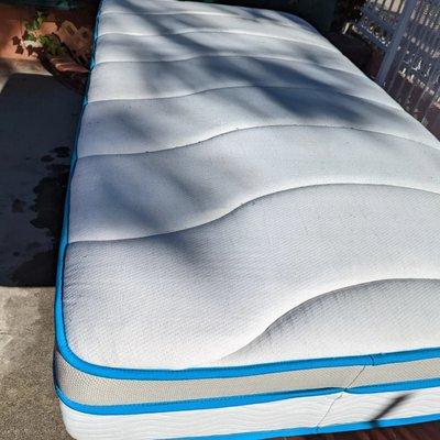 Before & After (Mattress Cleaning)