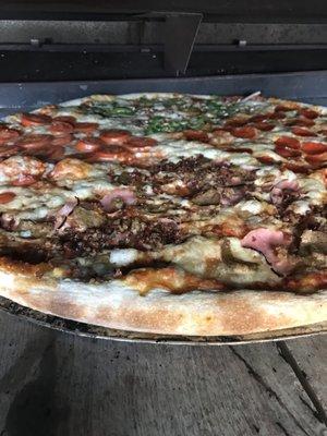 28" fourway pizza