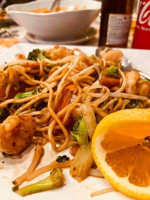 Shrimp chow mein