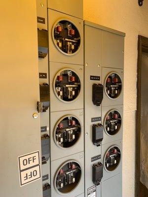 4th street Santa Monica 
Upgrade to 400 amp 7 Gang meter panel