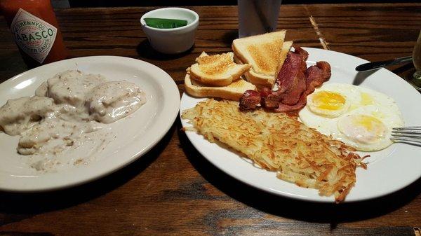 Half order B n' G, 2 eggs (severely over cooked), Bacon, hash browns, toast (I asked for sourdough & got white)