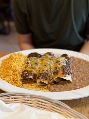 Enchiladas de mole poblano