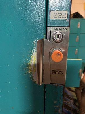 They have lockers to store your belongings