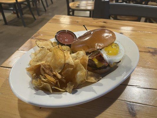 Amazing burger was great to the last bite. They had a great beer on menu Alaskan Amber