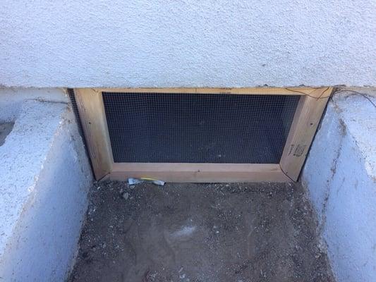 Pest Commander could re-build your crawl vents to prevent rodent access.