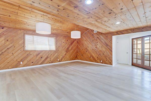 Spacious bonus room with "stay awhile" vibes.