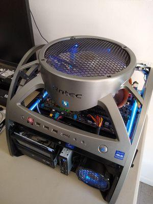 Antec Skeleton custom PC