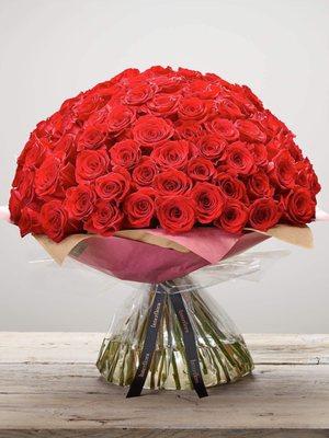 100 red roses