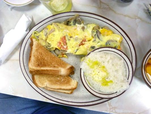 Omelette with grits!