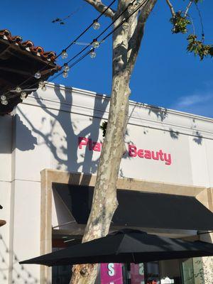 Front of the Planet Beauty shop