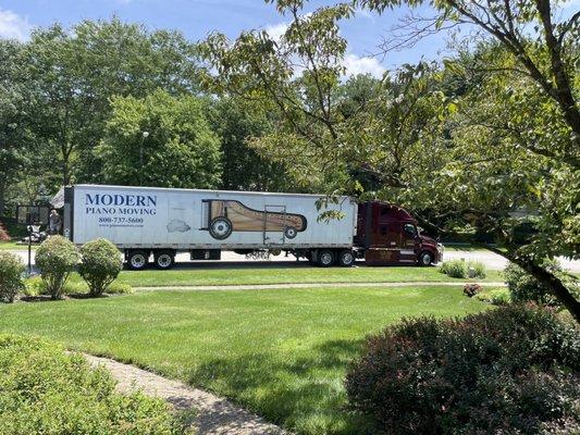 The movers backed this huge truck up the cul-de-sac! So impressive!