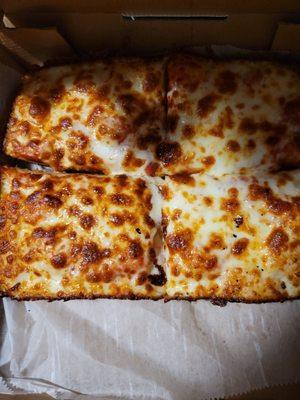 Cheese pizza! #nationalcheesepizzaday