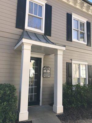 Exterior of the building. The office is located in a small office park beside I-285 in the Smyrna/Vinings area.