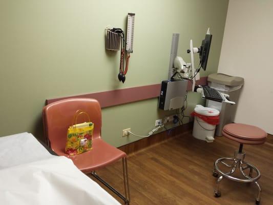 Inside the exam room: clean and neat