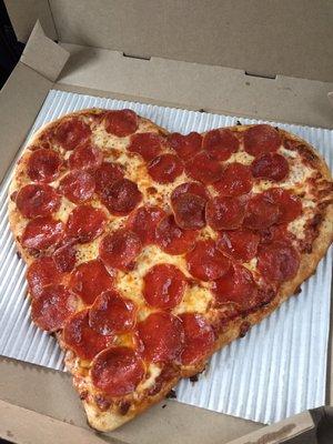 heart pizza