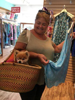 Everybody likes shopping at Pineapple's Boutique!