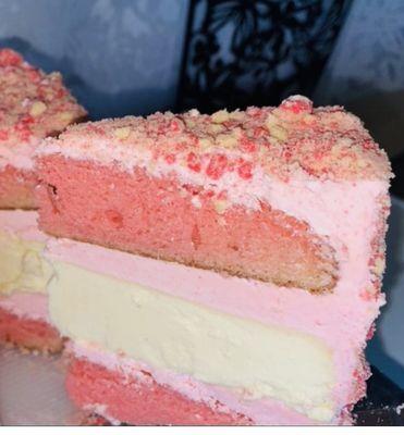 Strawberry Cheesecake Cake