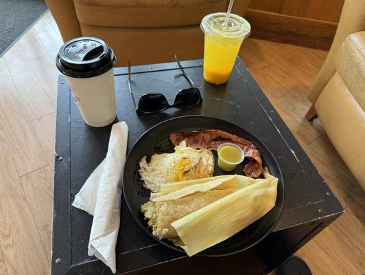 Green chili/chicken tamale , orange juice and great coffee  !!!