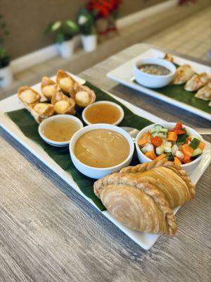 Chicken fried wonton(5pc) Chicken curry Puff (3pc)