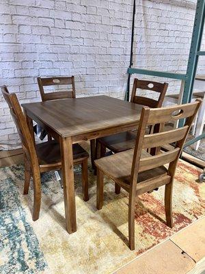 Dining room table