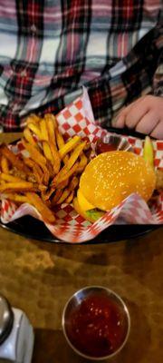 Cheeseburger with fries