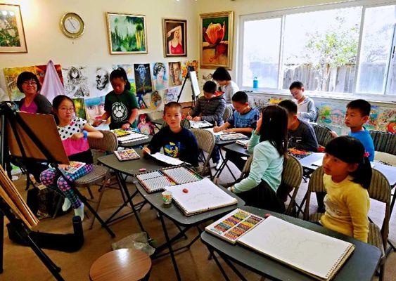 Students of YM Art Center are very attentive and focused in class.