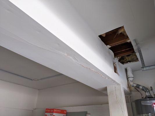 Horizontal beam with water damage