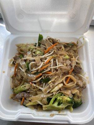 Phad See Ew with veggies and your choice of protein.