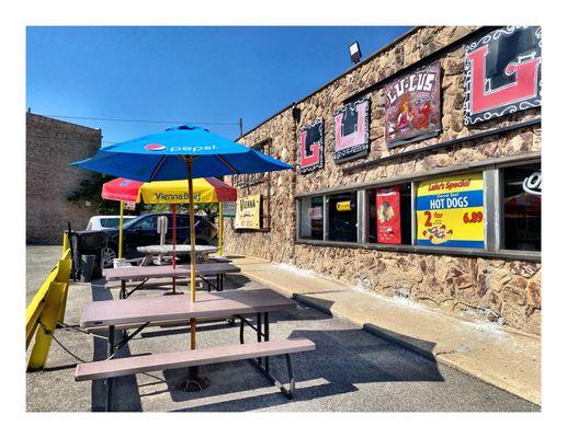 Outside LULU's HOT DOGS.(Ogden Ave/Taylor St)Chicago Old School Hot Dogs Beef Burgers Gyros Salads Chicken Tamales etc. Cool!