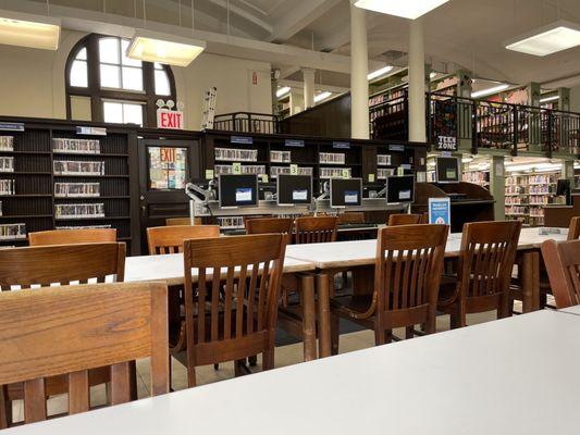 Brooklyn Public Library - Carroll Gardens Library