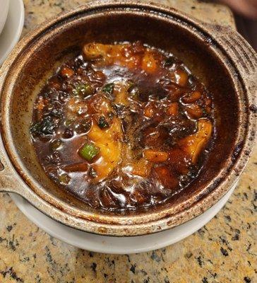 Ca kho catfish cooked in Claypot Umami flavor very beautiful with rich flavor