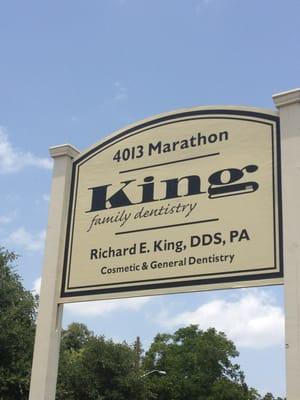 Richard E King, DDS