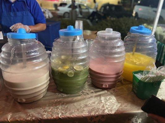 Drinks: Horchata, Lemon w/cucumber and Chia, strawberry, pineapple