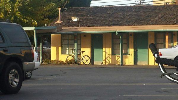 Relaxing at the Garden Motel Redwood City ,CA