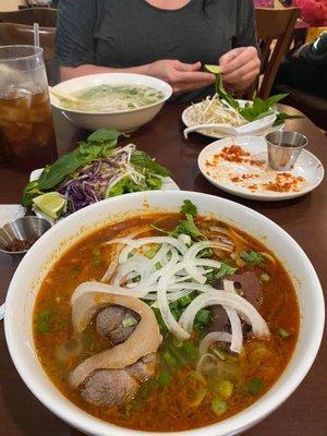 "Bún bò Huế"