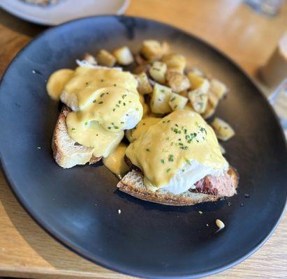 Cafe Bernard Benedict with chicken apple sausage