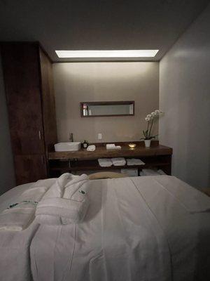 Single room massage