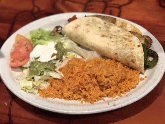 Quesadilla rellena (lunch)