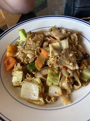 Drunken noodles with beef lunch entree