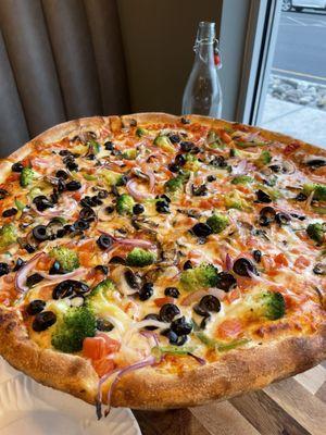 Large veggie pie $22