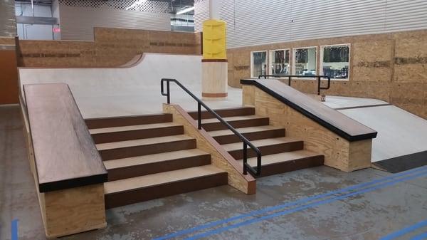 5-stair with concrete hubbas and handrail